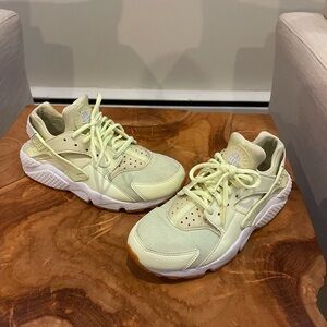 Light Yellow Huarache Athletic Sneakers